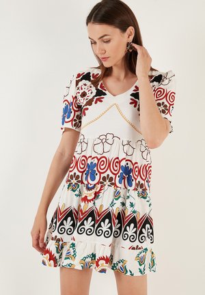 REGULAR FIT - Robe de jour - bone