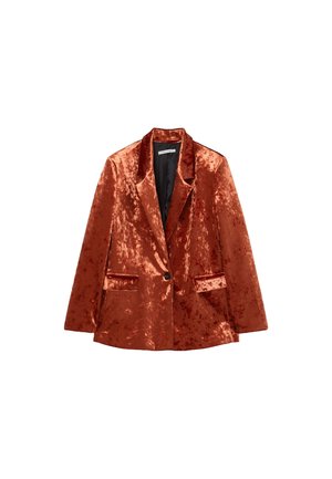 Blazer in velluto arancione bruciato con chiusura a un bottone, rever a punta e due tasche frontali; texture liscia e vestibilità su misura.