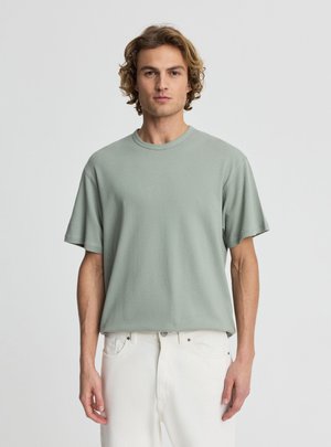 Terranova, A UNITA CON SCOLLO TONDO - T-shirt basic - verde pastello
