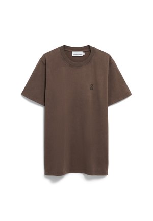 Bruine katoenen T-shirt met een ronde halslijn en korte mouwen. Heeft een klein, donker logo-accent aan de linkerkant. Gladde structuur.