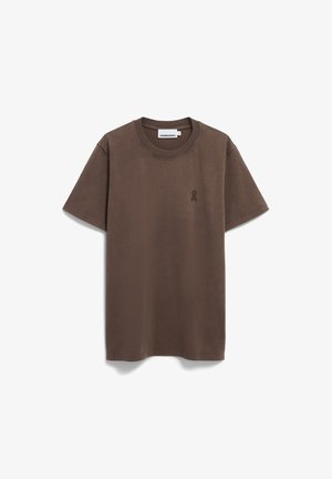 Bruine katoenen T-shirt met een ronde halslijn en korte mouwen. Heeft een klein, donker logo-accent aan de linkerkant. Gladde structuur.