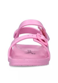 Le ciabatte di gomma rosa presentano due cinturini regolabili e una suola texture. Il design è semplice con una finitura liscia e dettagli in fibbia.