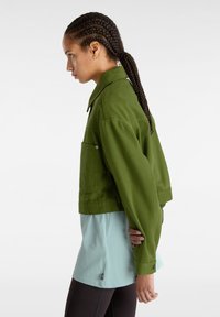 Vans RAYNES CROP TRUCKER - Denim jacket - pesto