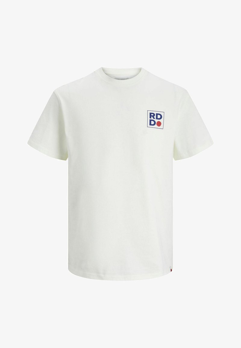 Biela bavlnená tričkoto s krátkymi rukávmi, okrúhlym výstrihom a modro-červeným logom "RD" v štvorci na ľavej strane hrude.