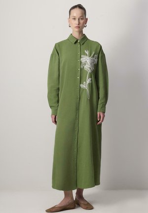 TEXTURED EMBROIDERED - Maksi suknelė - khaki