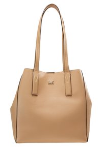 Sac cabas en cuir beige texturé avec double anses pour l'épaule et un petit logo métallique MK au centre avant.