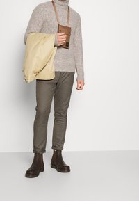 Pier One Pullover - mottled beige