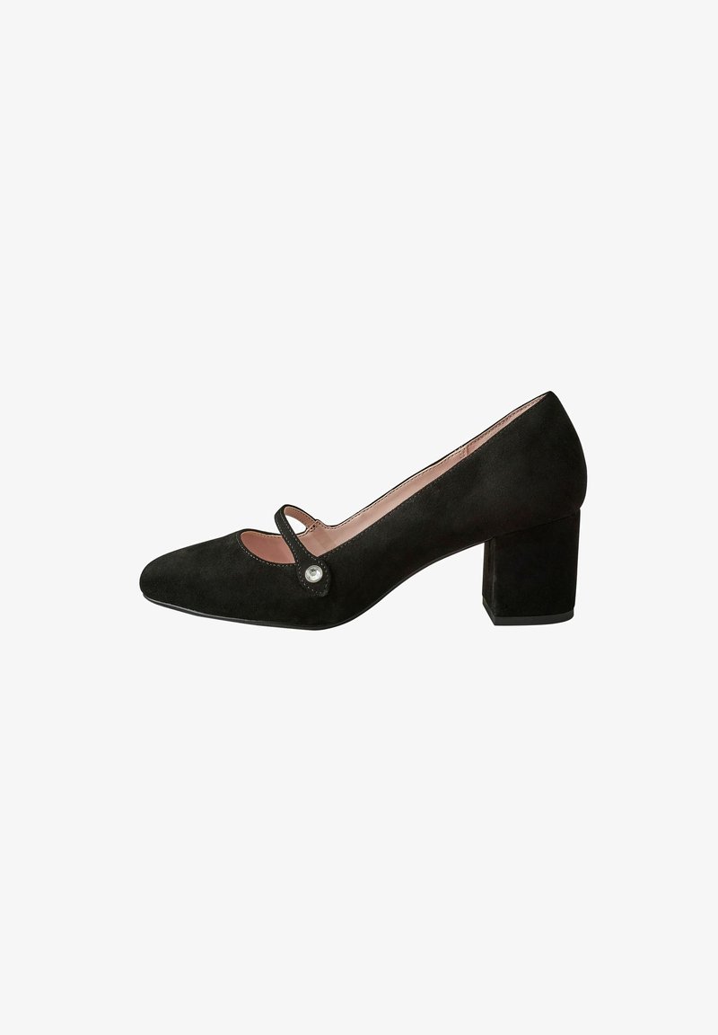 Zwarte suède pump met een ronde neus, een blokhak van gemiddelde hoogte en een decoratieve band met een knoopdetail. Soepele binnenvoering.