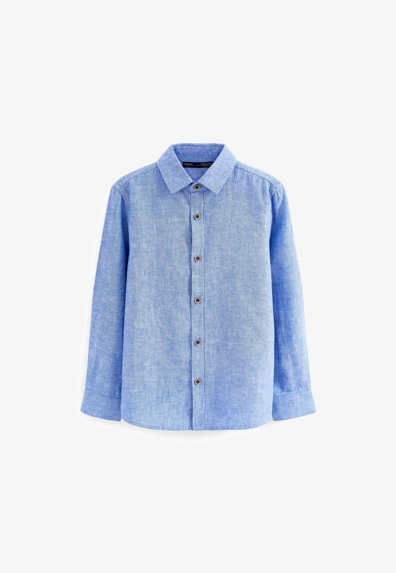 Chemise bleu clair à manches longues avec col et boutons marron, présentée sur fond blanc.