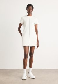 Calvin Klein Jeans MILANO T SHIRT DRESS - Haljina od žerseja - tofu