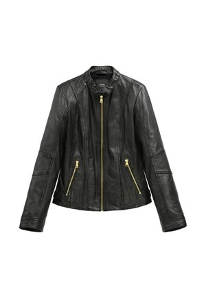 Czarna skórzana kurtka z przednim złotym zamkiem błyskawicznym i dwoma zamykanymi kieszeniami bocznymi, długimi rękawami oraz przeszyciami na panelach.