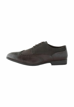 WIDE FIT - BROGUE - Alkalmi fűzős cipők - brown