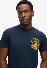 Superdry & Co OUTDOOR GRAPHIC - T-shirt print - navy marl