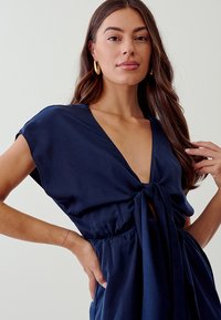 TUSSAH JAN - Długa sukienka