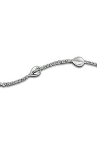 Bracelet en chaîne argentée avec des perles allongées en forme de poire espacées le long des maillons. Texture lisse avec une finition polie.