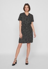 VILA KURZÄRMELIGES - Abito a camicia - black