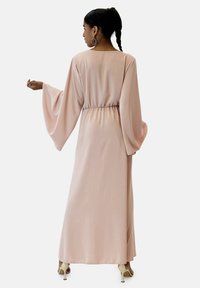 Elara ABAYA różowy
