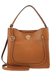 Sac à main en cuir marron avec une poignée supérieure, une bandoulière amovible, une fermeture à tour dorée et un porte-clés décoratif rond.