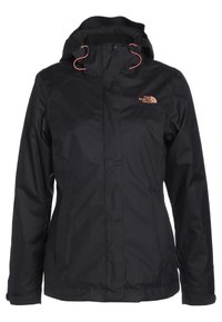 Veste noire imperméable à capuche avec fermeture éclair devant, cordons de capuche réglables et logo The North Face sur la poitrine.