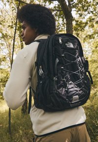 Unselected, the north face black/asphalt grey