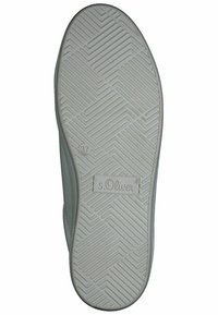 Suola di sneaker S. Oliver in gomma bianca, caratterizzata da un motivo testurizzato di linee incrociate e logo del marchio, con taglia 37 in rilievo.