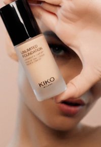 KIKO Milano UNLIMITED FOUNDATION - Base de maquillaje - 4.5 Gold