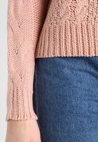 Vero Moda Strickpullover - light pink