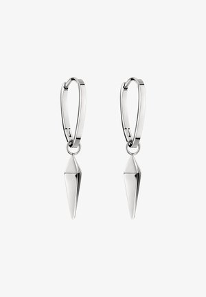 Zilverkleurige metalen oorbellen met een geometrisch, puntig ontwerp. Voorzien van een oorring sluiting en een hangende driehoekige hanger.