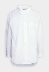 Vit bomullsbutton-up skjorta med krage, långa ärmar, en enda bröstficka och rundad nederkant. Mjuk textur, klassisk design.