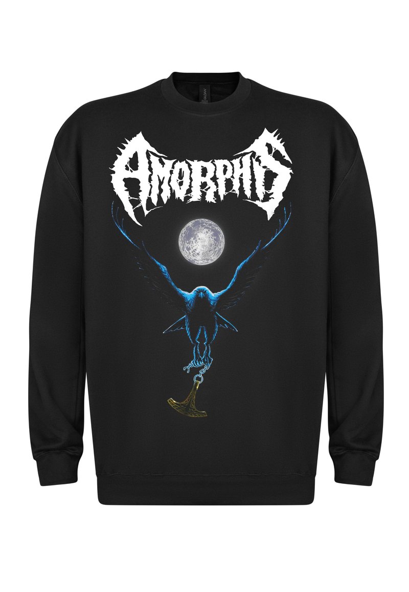 Sudadera negra con un diseño gráfico de un pájaro sosteniendo un martillo, contra un gran fondo de luna. El texto "Amorphis" está destacado en blanco.