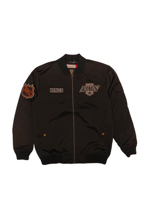 Schwarze Bomberjacke mit bestickten Logos, darunter "KINGS" und NHL-Schild. Mit gerippten Bündchen und Saum, Reißverschluss und zwei Seiten Taschen.