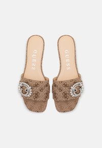 Guess JOLLY - Pantolette flach - beige/brown