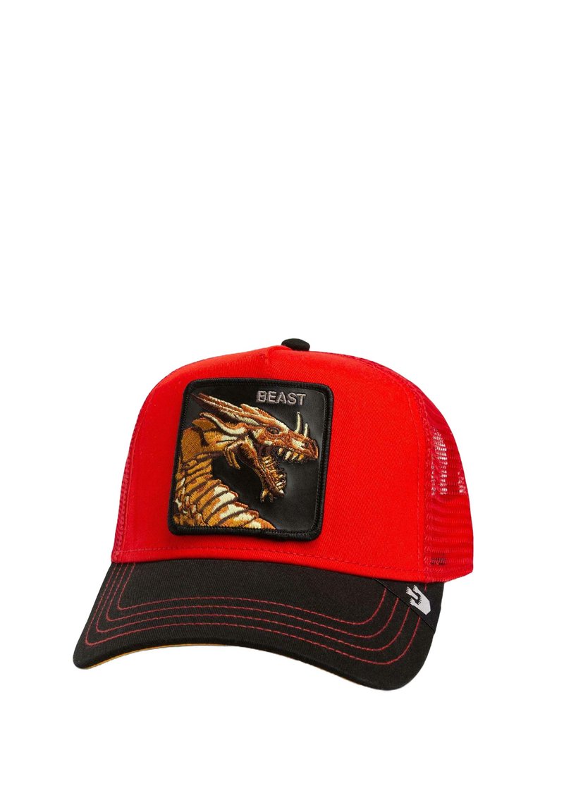 Cappello rosso con una parte posteriore in rete nera, caratterizzato da un ricamo di un drago oro e marrone su una toppa nera. Visiera nera con dettagli in cucitura rossa.
