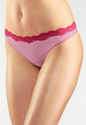 Gestreepte bikini met een rode kantafwerking. De stof is zacht met een rekbare textuur en heeft horizontale witte en roze strepen.