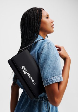 ESSENTIAL LOGO - Handbag - black