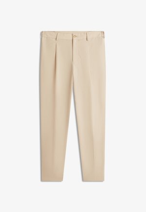 Beige Herrenhose mit Bügelfalten, Knopfverschluss, Gürtelschlaufen und tailliertem Schnitt.