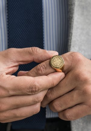 LUCLEON Ringar - gold-coloured