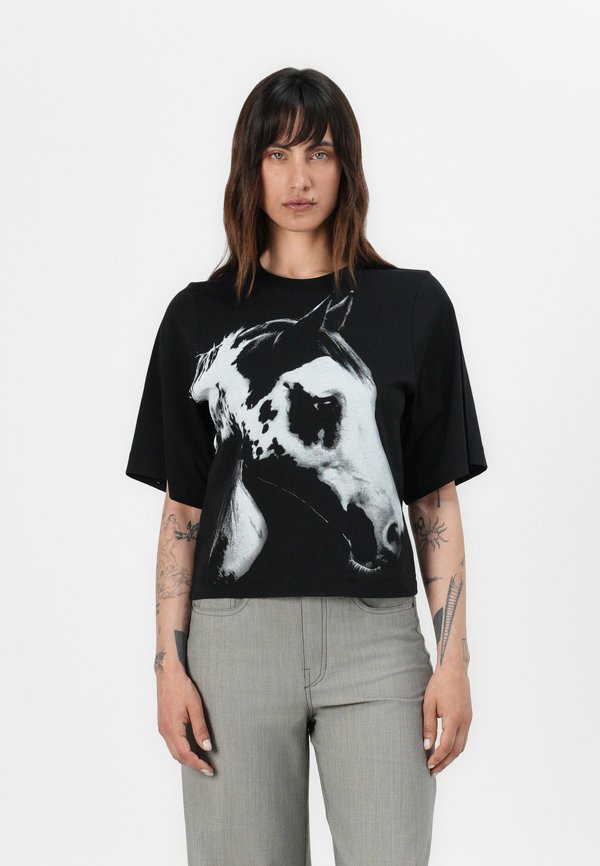 TROPHY HORSE - Print T-shirt
