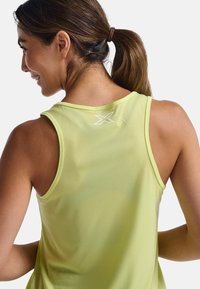 2XU AERO SINGLET - Top - limelight white reflective