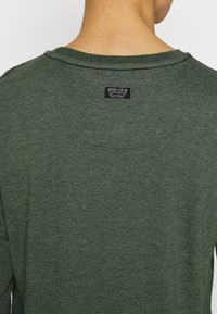 Petrol Industries Camisola de manga comprida - forest night