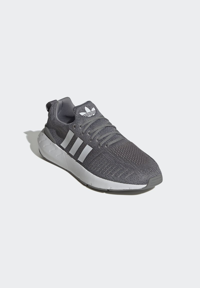 adidas gazelle silver green womens Adidas SWIFT RUN  DTLR