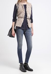 Even&Odd Sweter