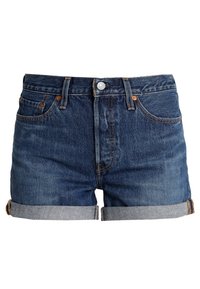 Jeansshorts in einem mittelblauen Waschung, mit umgeschlagenen Säumen, einem Knopfverschluss und einem Design mit fünf Taschen sowie Kontrastnähten.