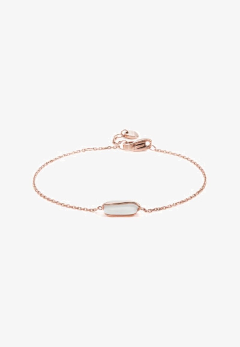 Różowo-złoty bransoletka z delikatnym łańcuszkiem, zawierająca wydłużony, gładki biały kamień w centralnej części oraz bezpieczne zapięcie na homara.