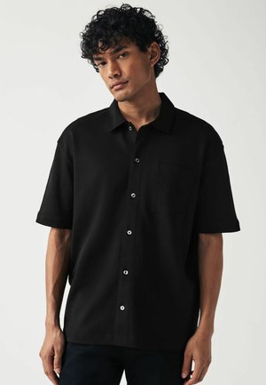 REGULAR FIT - Vapaa-ajan kauluspaita - black