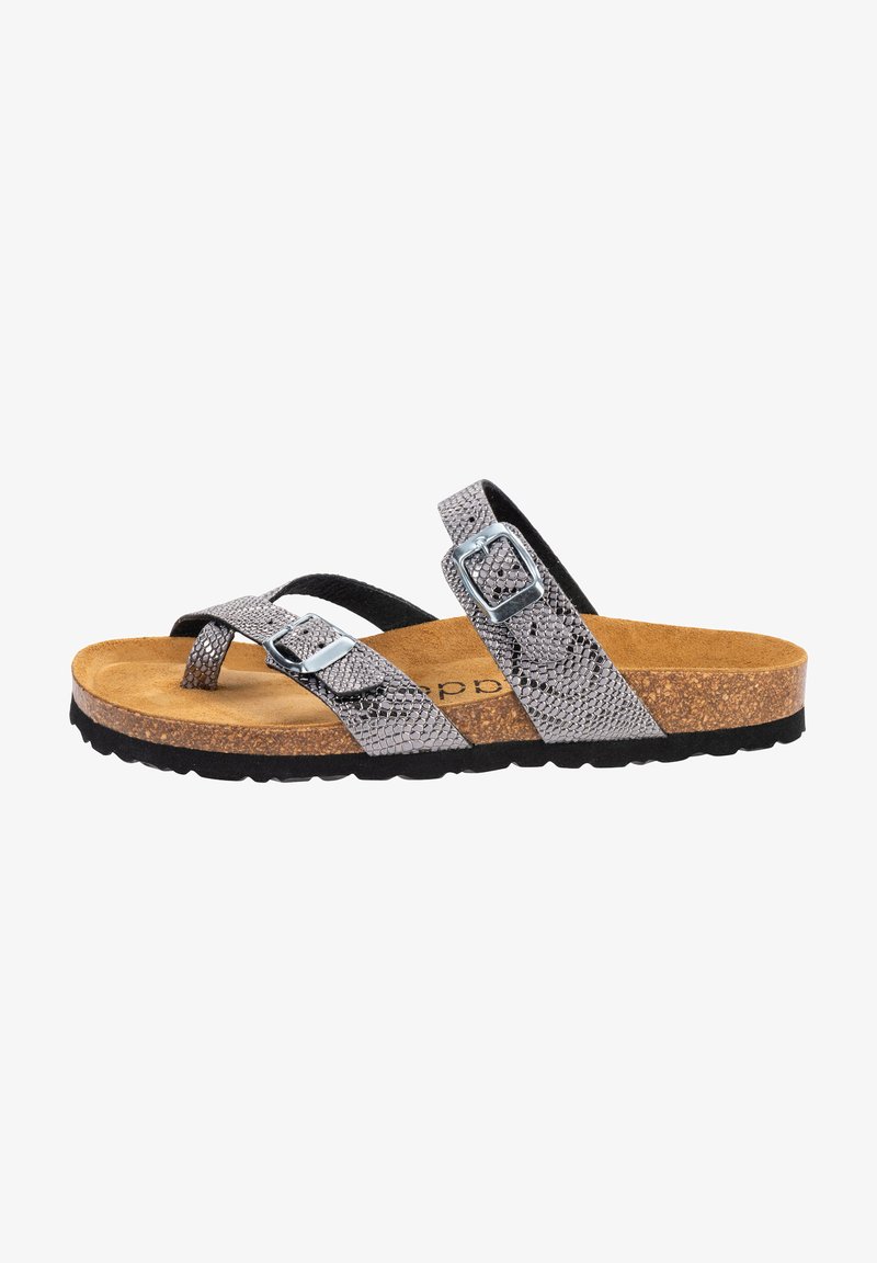 Sandal med metallic slangeprint stropper og sølv spænde detaljer. Korkfodbed med en struktureret sort gummisål.