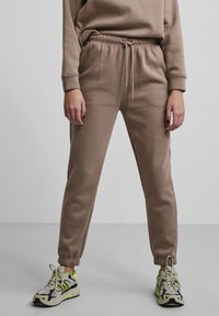 Pieces - SWEAT - Pantaloni sportivi - silver mink Immagine in miniatura 1