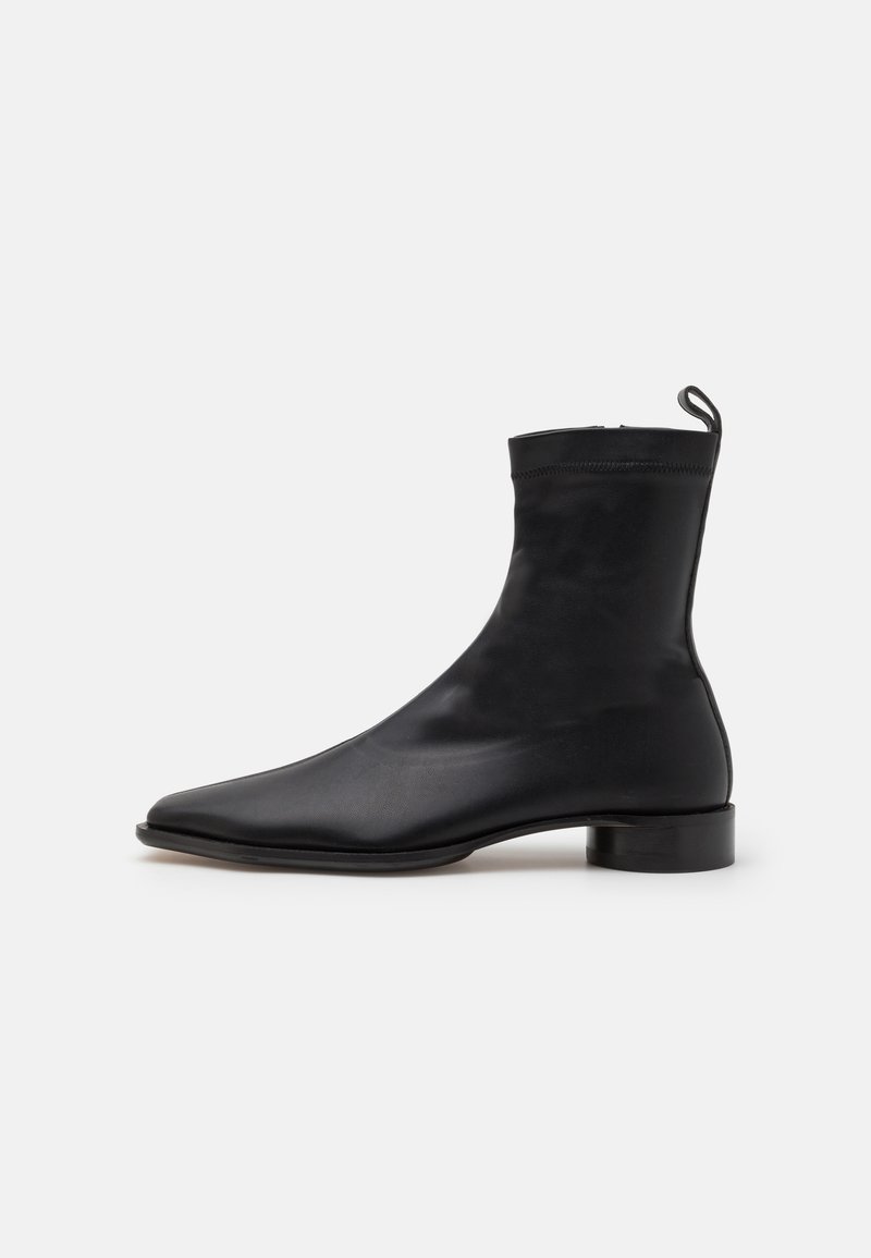 MARTIN MARGIELA MM6 ultra gloss boots 38.5