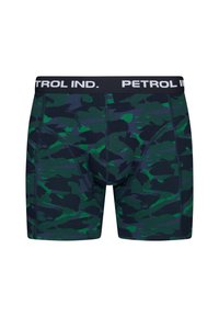 Boxer da uomo con motivo camouflage in tonalità di verde scuro, blu navy e verde chiaro. Tessuto elastico con un elastico nero etichettato "PETROL IND."