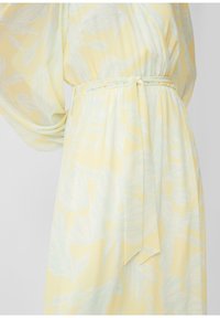comma Vestito casual - helles zitrone